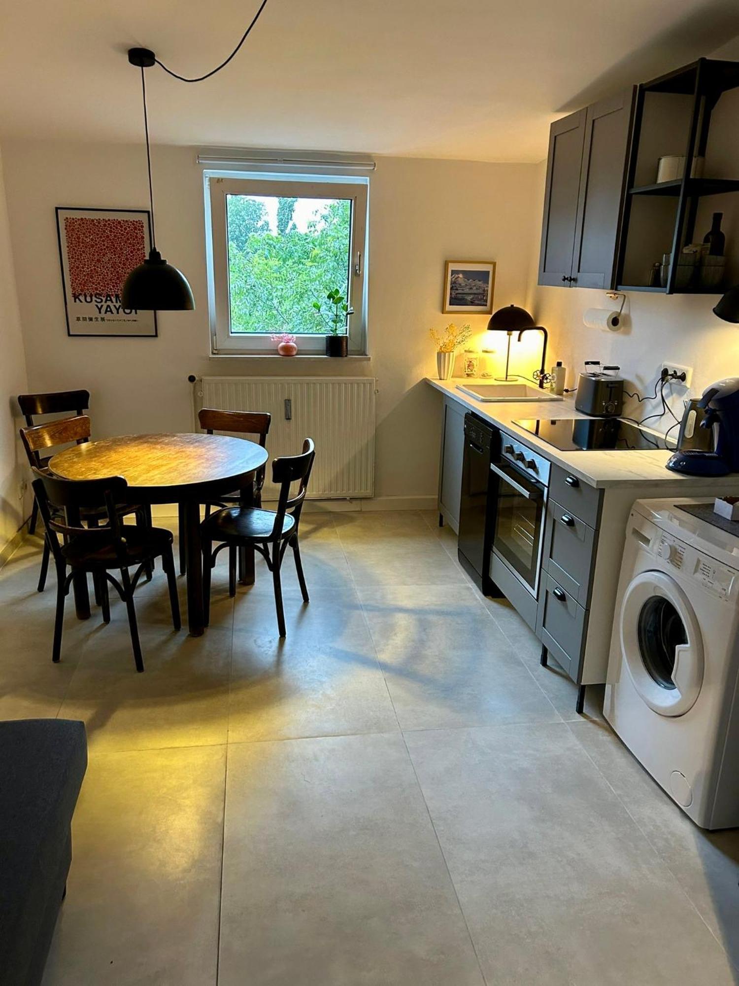 Feelslikehome - Urbane Altbauwohnung Mit Dachterasse& Parkplatz Bochum Eksteriør billede